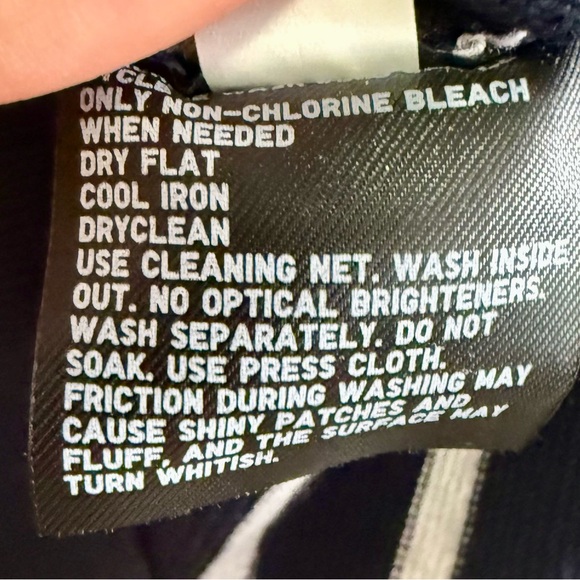 Uniqlo Navy and White Striped Shirt - Picture 6 of 8